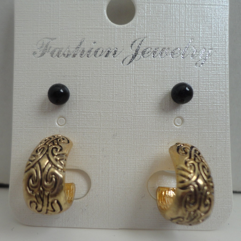 Gold Etched Hoop Stud Set